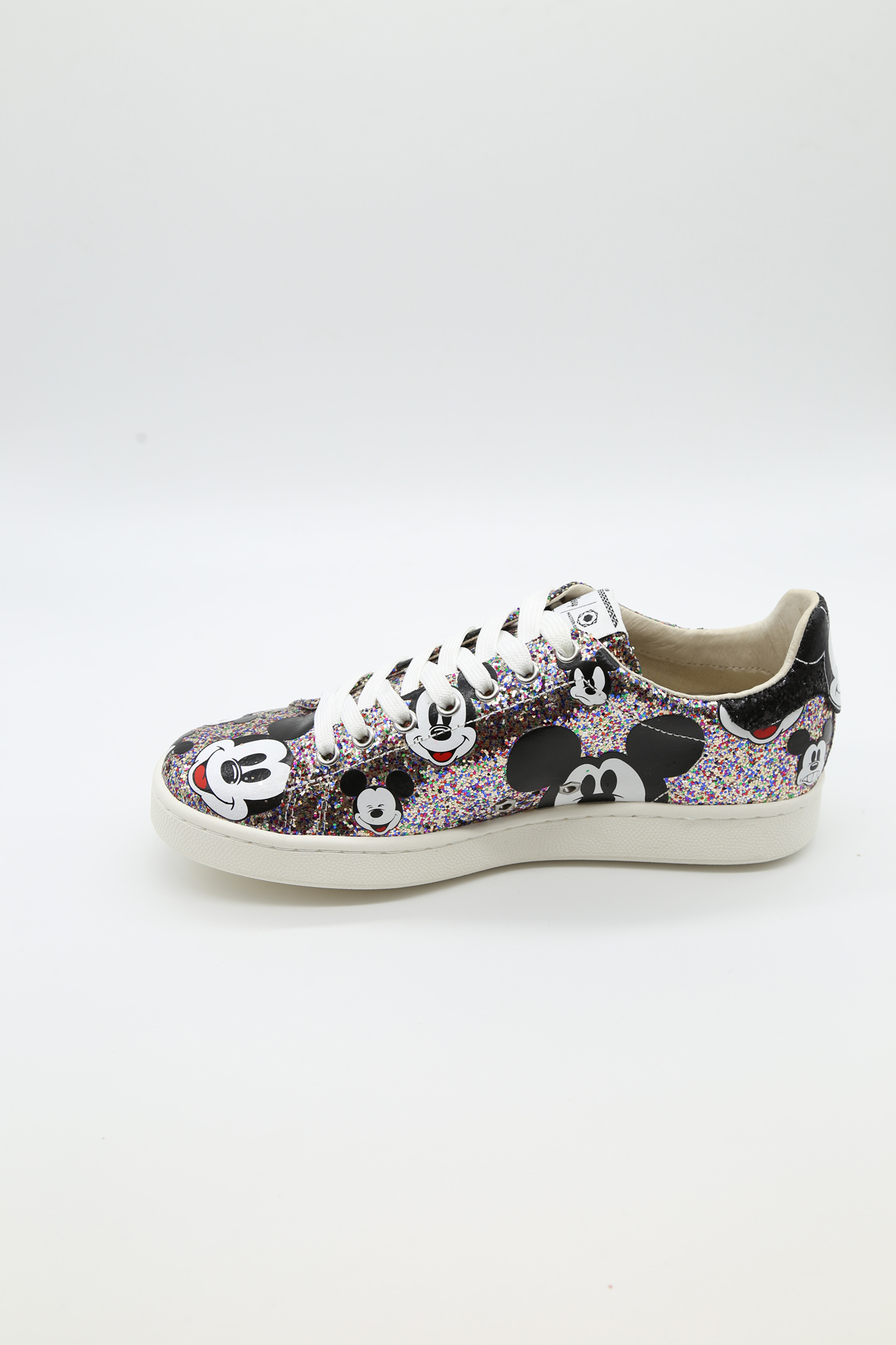 MOA, Mickey Mouse, Scarpe